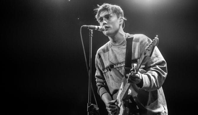 Ostatni oldschoolowy wokalista pop, czyli Sam Fender w Trójce