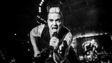 Robbie Williams wstydzi się tego jak traktował byłą dziewczynę. „Ona na to nie zasługiwała – jest dobrą osobą”