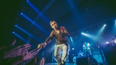 Fani wtargnęli na scenę podczas występu Morrissey’a