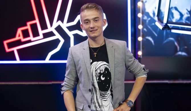 Na co dzień jest operatorem żurawia. Jego głos zachwycił trenerów „The Voice of Poland”