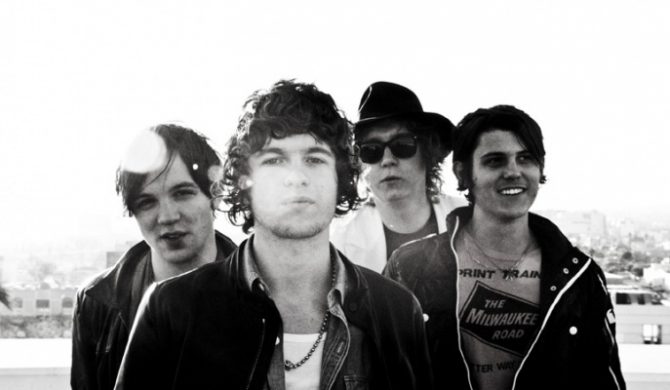 Upiorny album The Kooks