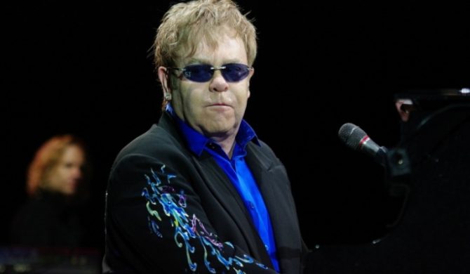 Elton John wraca do zdrowia