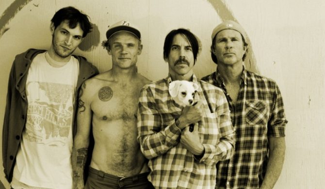 Red Hot Chili Peppers muszą wydać single