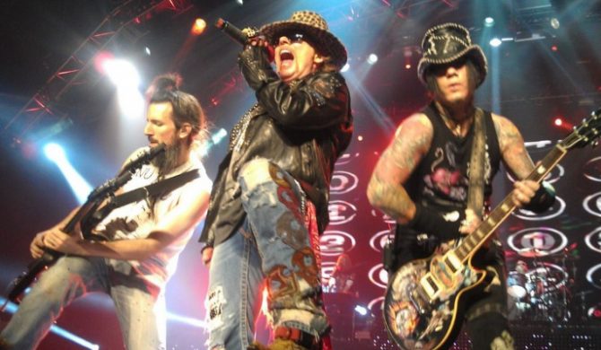 Guns N` Roses rodem z „Gwiezdnych Wojen”