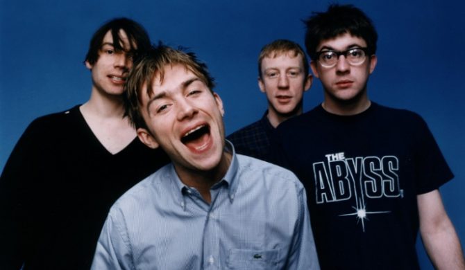 Blur obrzuceni serami