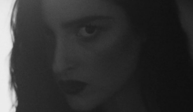 Banks prezentuje „Begin For Thread” (wideo)