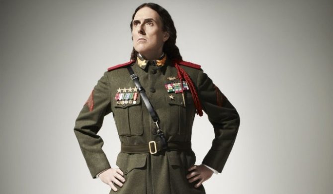 „Weird Al” Yankovic znów szaleje. Tym razem parodiuje Lorde i Iggy Azaleę (wideo)