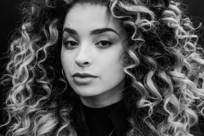 „Together” – Ella Eyre prezentuje nowy klip