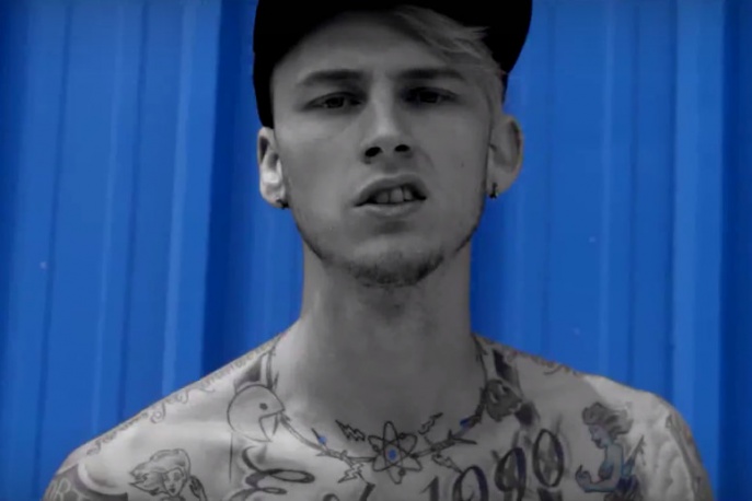 Machine Gun Kelly – „Blue Skies” (wideo)