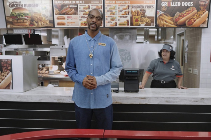 Snoop Dogg zachwala hot-dogi w nowej reklamie Burger Kinga