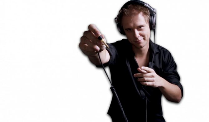 Armin Van Buuren feat. Van Velzen – Broken Tonight (teledysk)