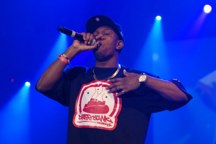 Dizzee Rascal zachęca ludzi do tańca