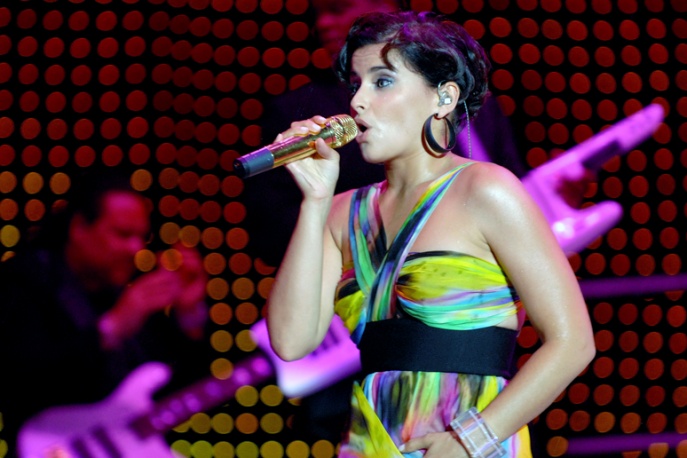 Nelly Furtado Nagrywa W Różnych Językach