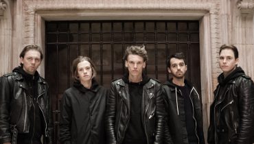 Jamie Campbell Bower z zespołem Counterfeit na trzech koncertach w Polsce