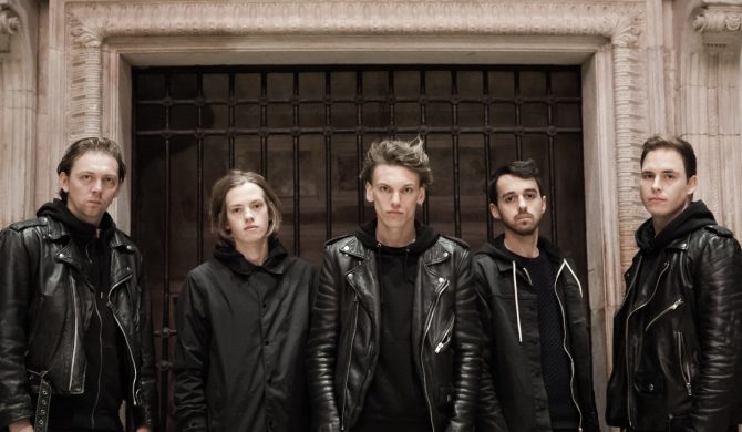 Jamie Campbell Bower z zespołem Counterfeit na trzech koncertach w Polsce