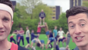 Robert Lewandowski i Tomasz Kot śpiewają do „Blurred Lines”