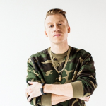 Nagi Justin Bieber. Po co Macklemore’owi taki obraz?
