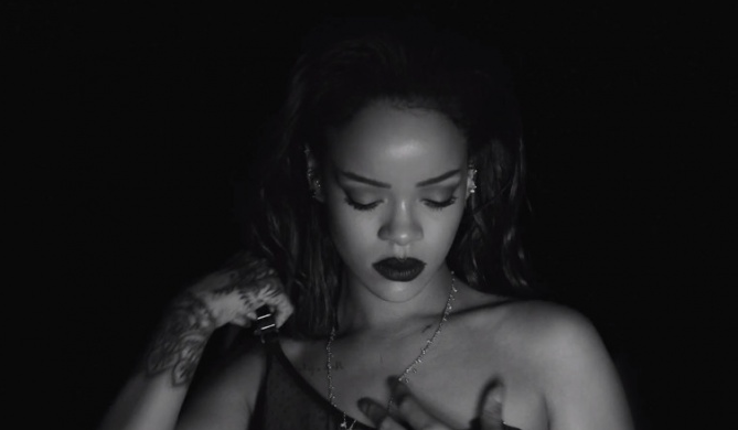 Rihanna – „Kiss it Better” – nowy klip