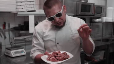 Bazi x TMKBeatz x DJ Noriz – „Zjem cię” – nowy klip reprezentanta Brain Dead Familii