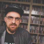 Abel czyta konstytucję i udostępnia gorącą szesnastkę