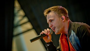 Ten Typ Mes nagrał kawałek o kotach. Gościnnie Iza Lach