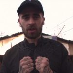 Quebonafide udostępnia dwa nowe klipy. W „Bollywood” gościnnie Czesław Mozil