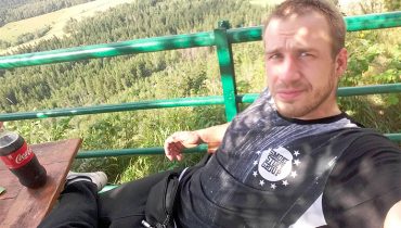 Theodor odpowiada na numer Mesa