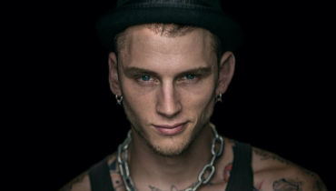 Machine Gun Kelly wraca do Polski