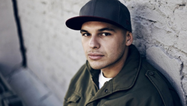 Kali do Tau: „Trzymaj krócej swoich podopiecznych”. Tau odpowiada: „Polski rap demoralizuje słuchacza”