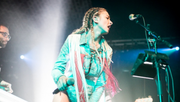 Natalia Nykiel na zdjęciach z niemieckiego T-Mobile Electric Beats