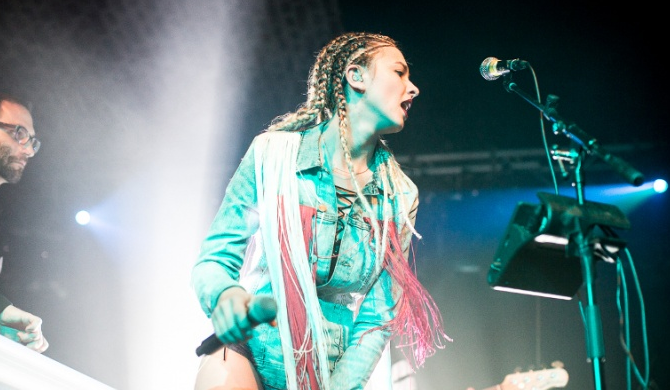 Natalia Nykiel na zdjęciach z niemieckiego T-Mobile Electric Beats