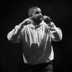 Drastyczny spadek sprzedaży i eksplozja popularności streamingu. Drake z najlepszym wynikiem na świecie