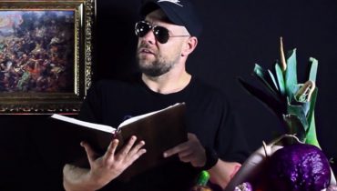 Zamiast klipu… libretto. Tede recytuje tekst „Jupitera”