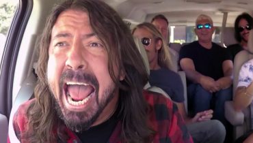 Foo Fighters w Carpool Karaoke Jamesa Cordena