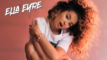 Ella Eyre headlinerem Blue Night