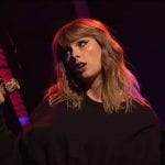 Taylor Swift utknęła w klatce podczas koncertu