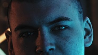 Frosti Rege – „Nowe skoki” ft. Szpaku (wideo)