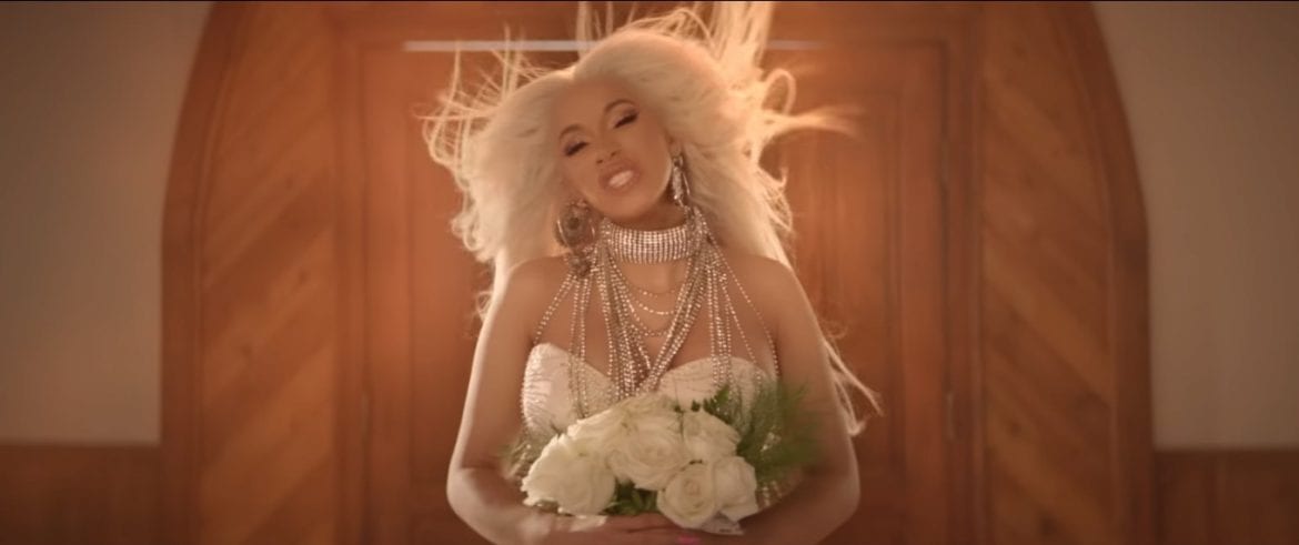 Cardi B płacze nad miską płatków i narzeka na swój los