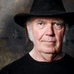 Neil Young najpierw odmówił występu na Glastonbury. Teraz jednak ogłosił, że zagra na festiwalu