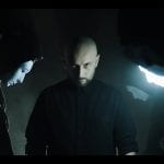 Małpa z nowym singlem i klipem promującym „BLUR”. Gościnnie Ras