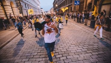 Dwukilometrowy koncert z ekologiczną wersją utworu „Sen o Warszawie”