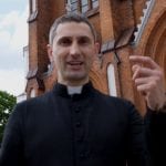 Ksiądz nagrał rapowy kawałek w odpowiedzi na film Sekielskich