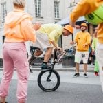 Modowy performance na ulicach Warszawy