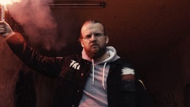 „Pokazuję fakty, kto bohater, kto ubecja” – nowy singiel KęKę