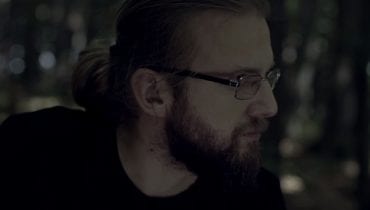KęKę z refleksyjnym singlem i klipem