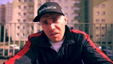 Słoń promuje popularną grę wideo nowym singlem i klipem