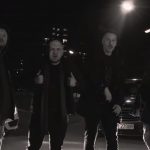„Powiedz na osiedlu” – Avi & Louis Villain interpretują klasyk Płomienia 81