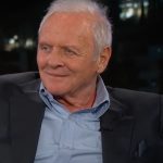 Anthony Hopkins gra na fortepianie dla…