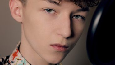 Zwycięzca The Voice Kids przerabia piosenkę Billie Eilish z nowego Bonda