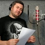 Internauci wyśmiali koncert Norbiego. Wokalista odpowiada